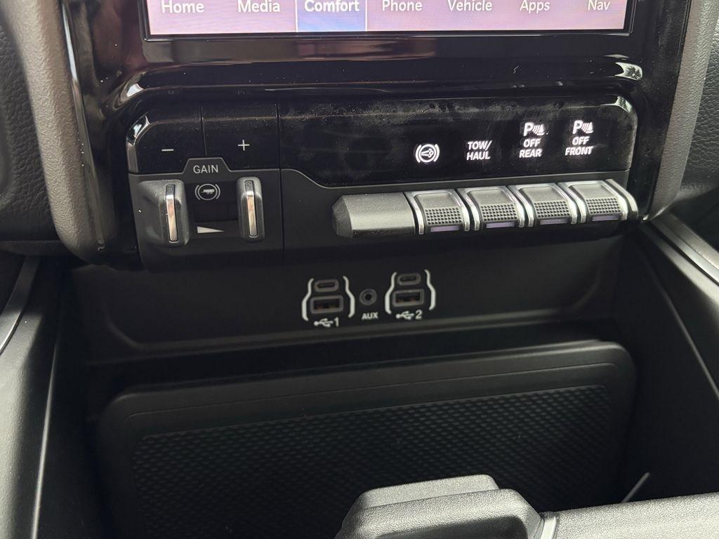 RAM 2500 Big Horn Crew Cab 4WD 2026