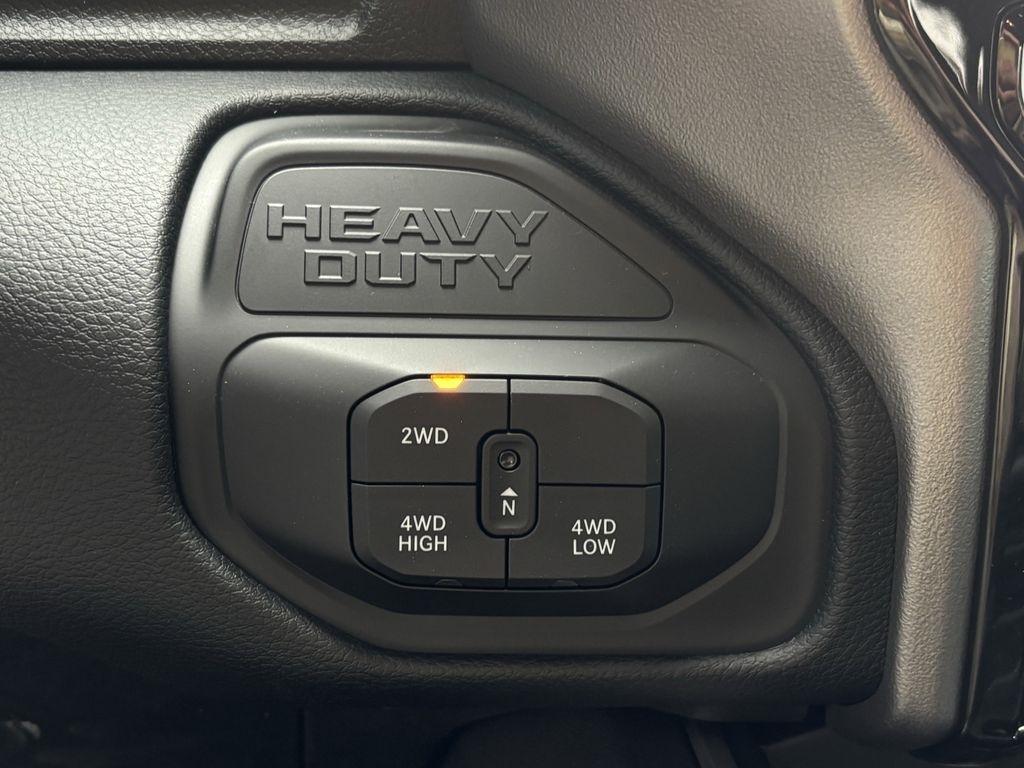 RAM 2500 Tradesman Crew Cab SWB 4WD 2026