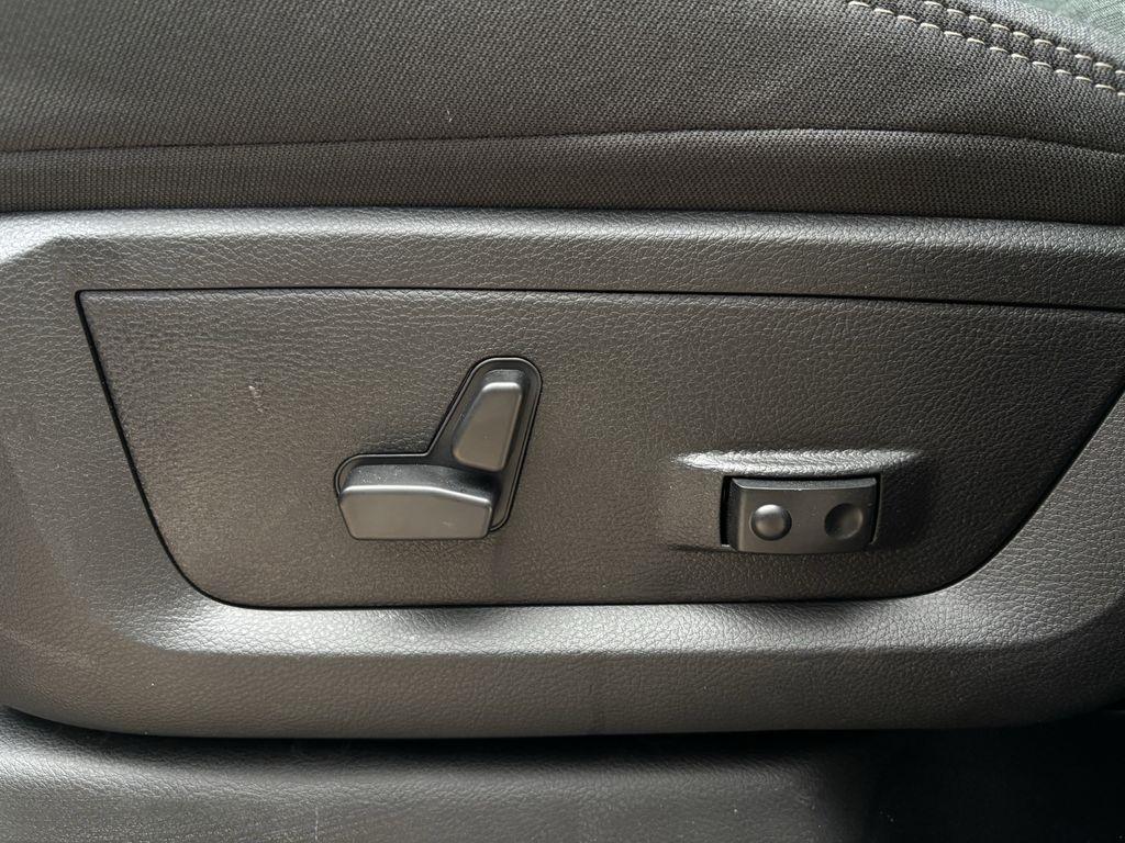 RAM 2500 Tradesman Crew Cab SWB 4WD 2026