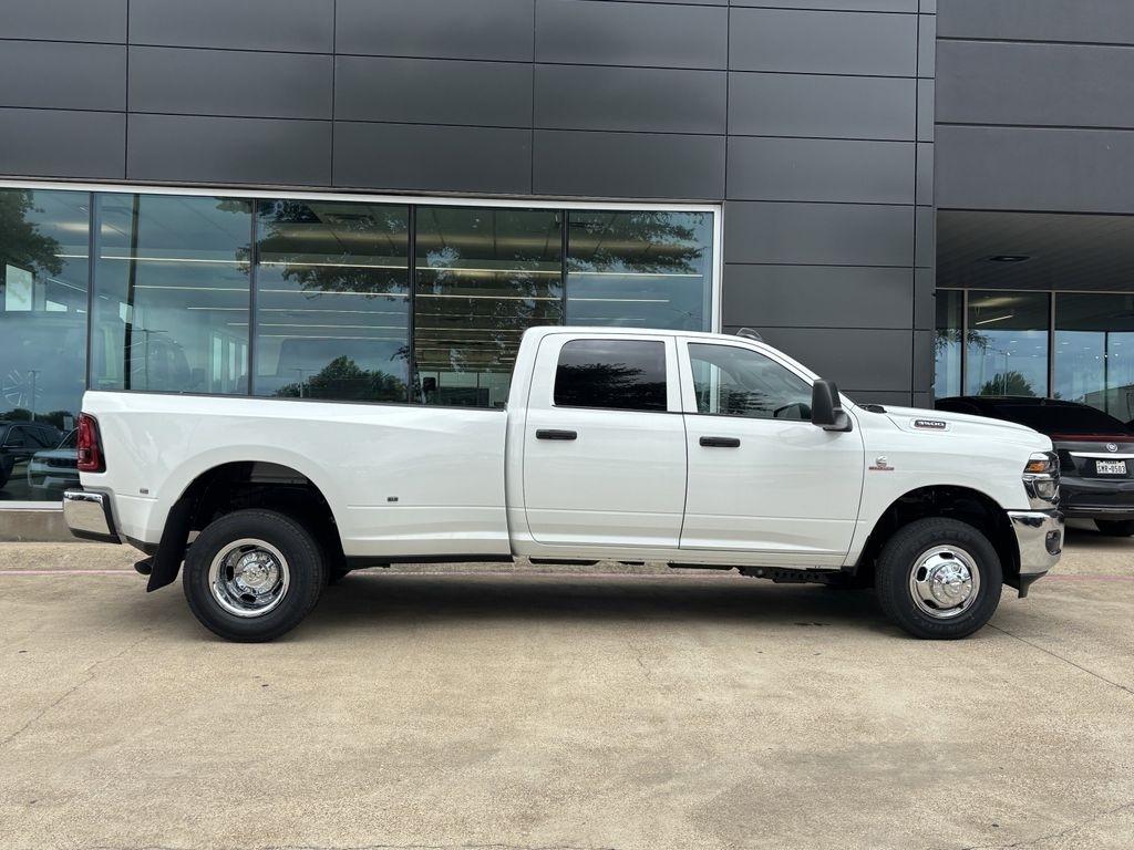 RAM 3500 Tradesman Crew Cab 4WD DRW 2026