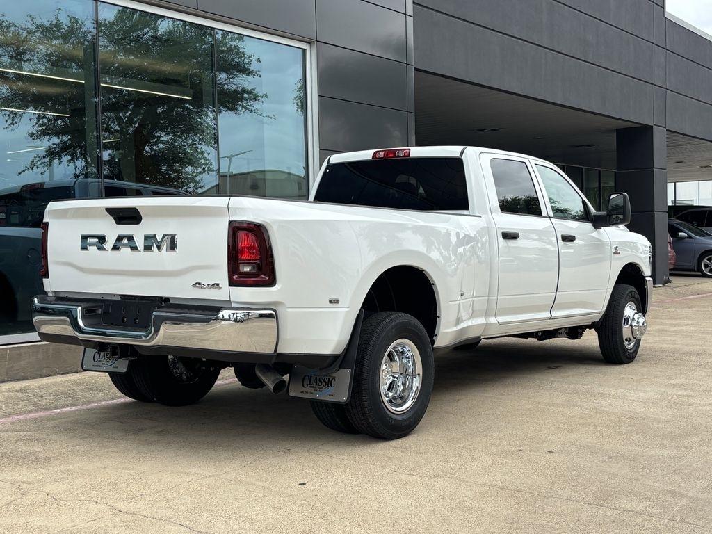 RAM 3500 Tradesman Crew Cab 4WD DRW 2026
