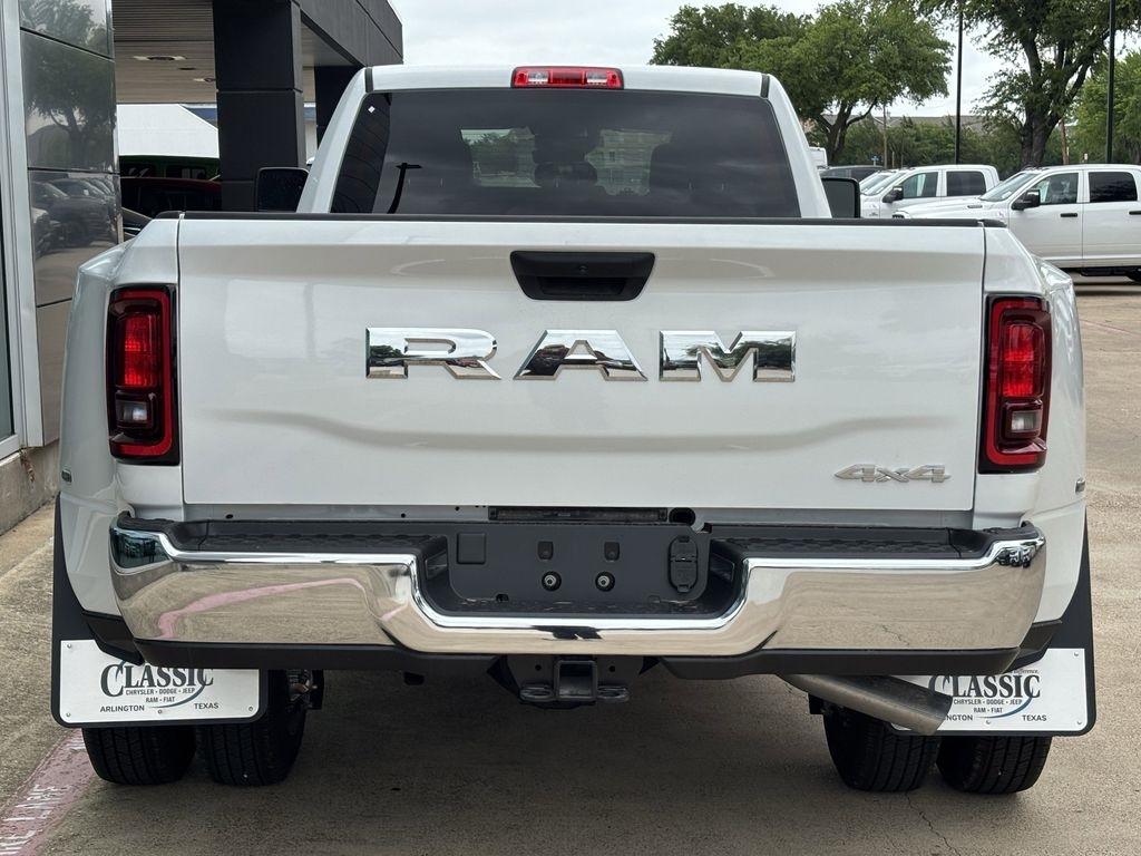 RAM 3500 Tradesman Crew Cab 4WD DRW 2026