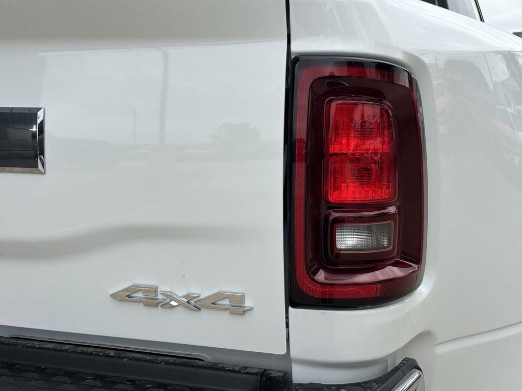 RAM 3500 Tradesman Crew Cab 4WD DRW 2026