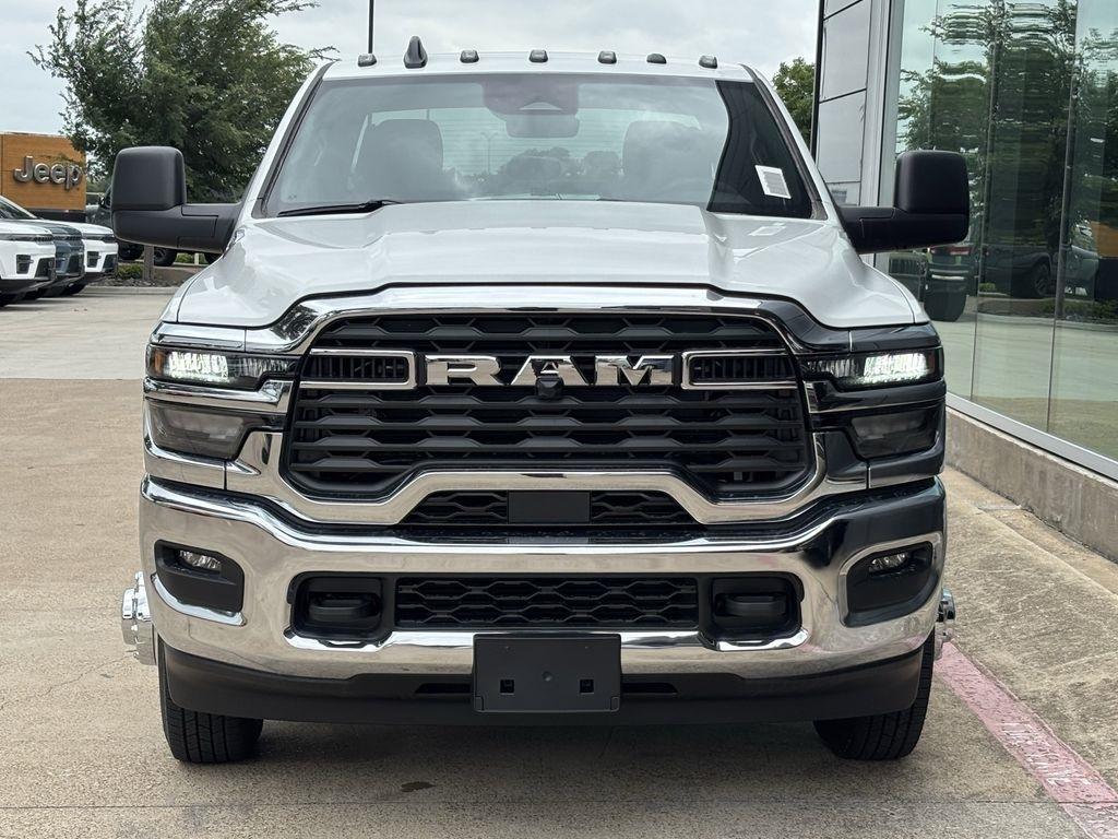 RAM 3500 Tradesman Crew Cab 4WD DRW 2026