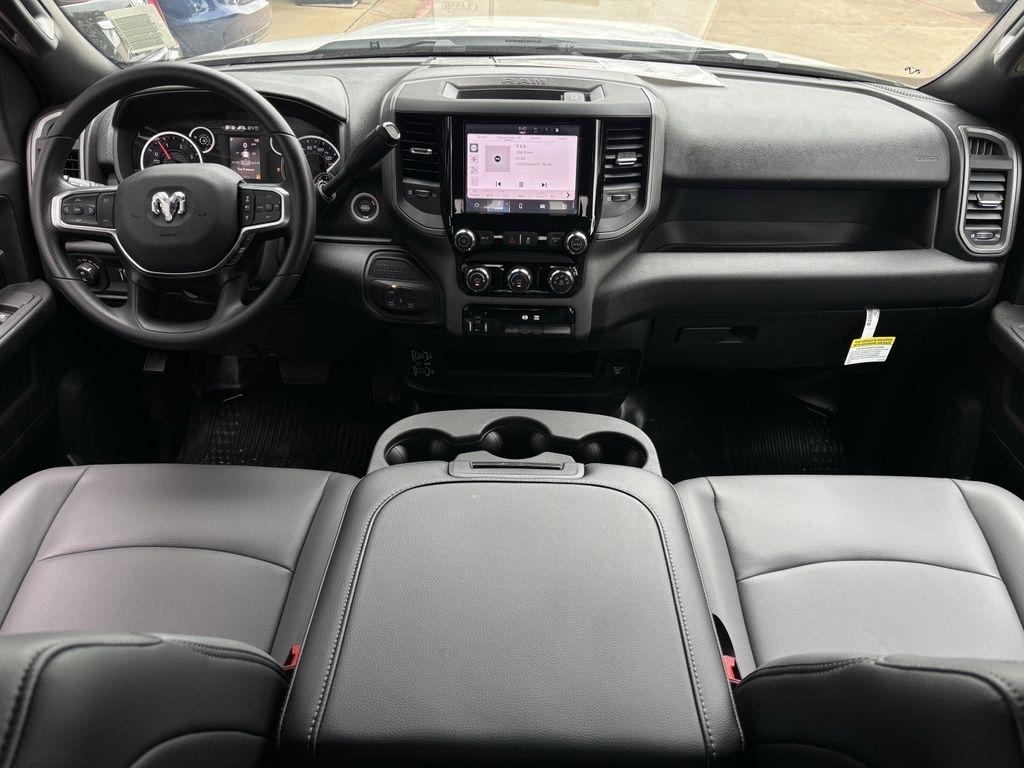 RAM 3500 Tradesman Crew Cab 4WD DRW 2026