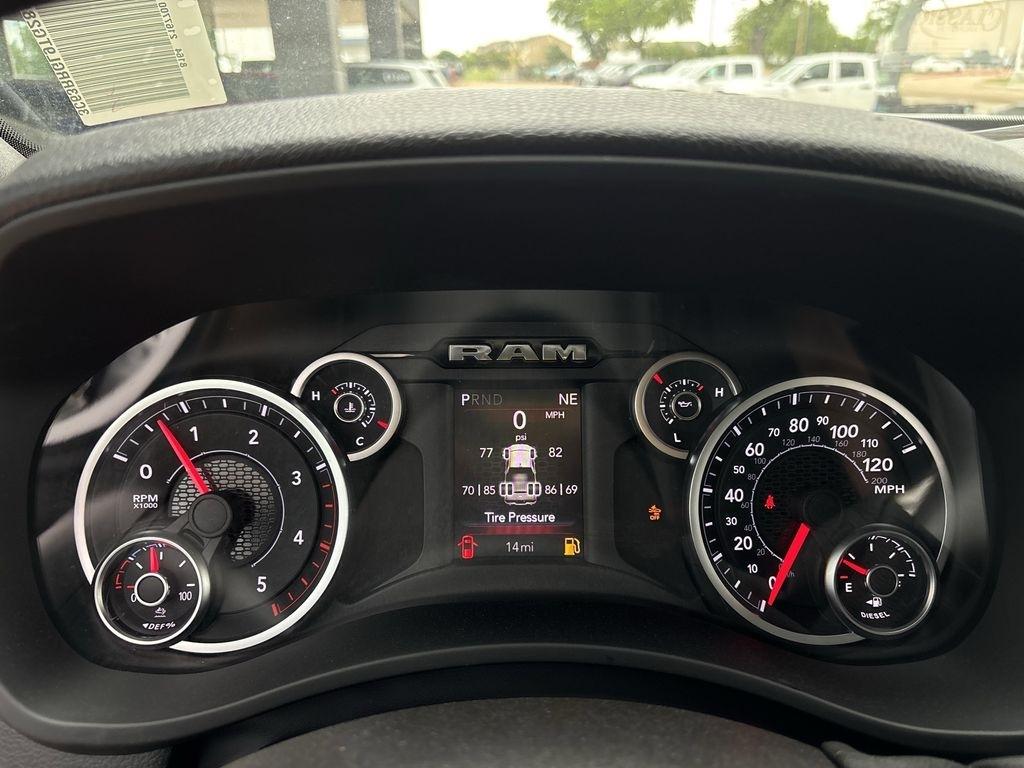 RAM 3500 Tradesman Crew Cab 4WD DRW 2026