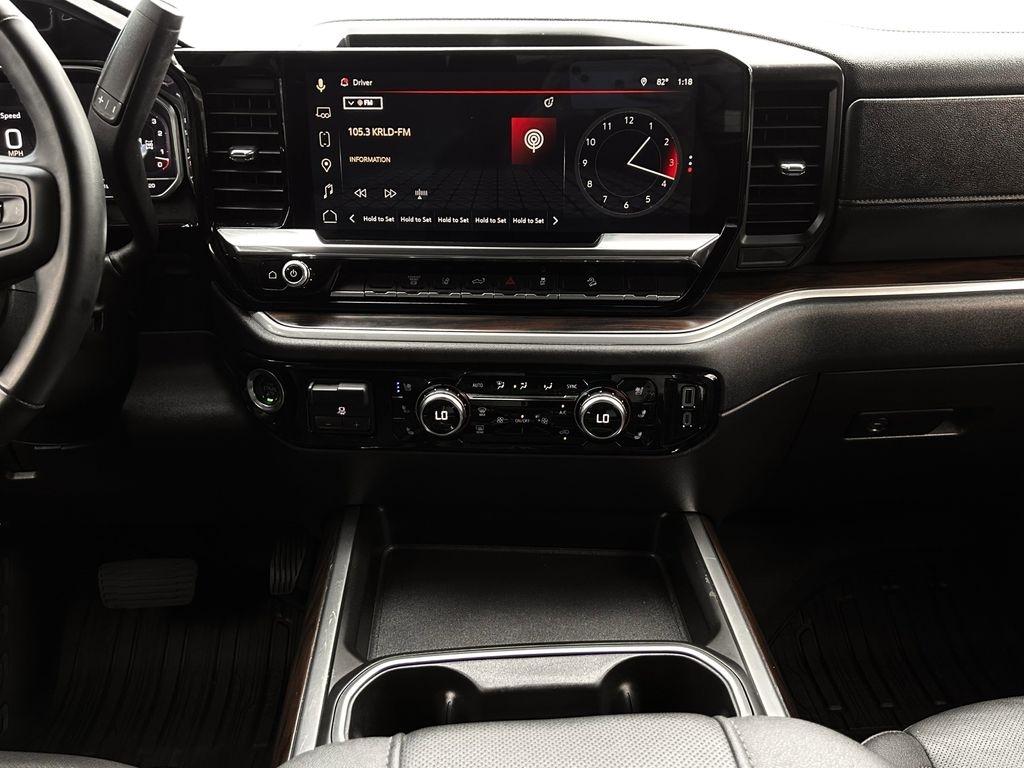 GMC Sierra 2500HD SLT Crew Cab 2WD 2025