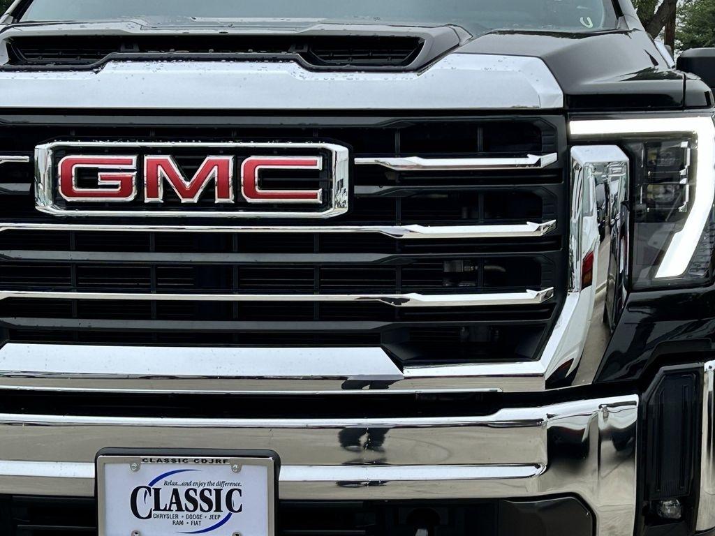 GMC Sierra 2500HD SLT Crew Cab 2WD 2025
