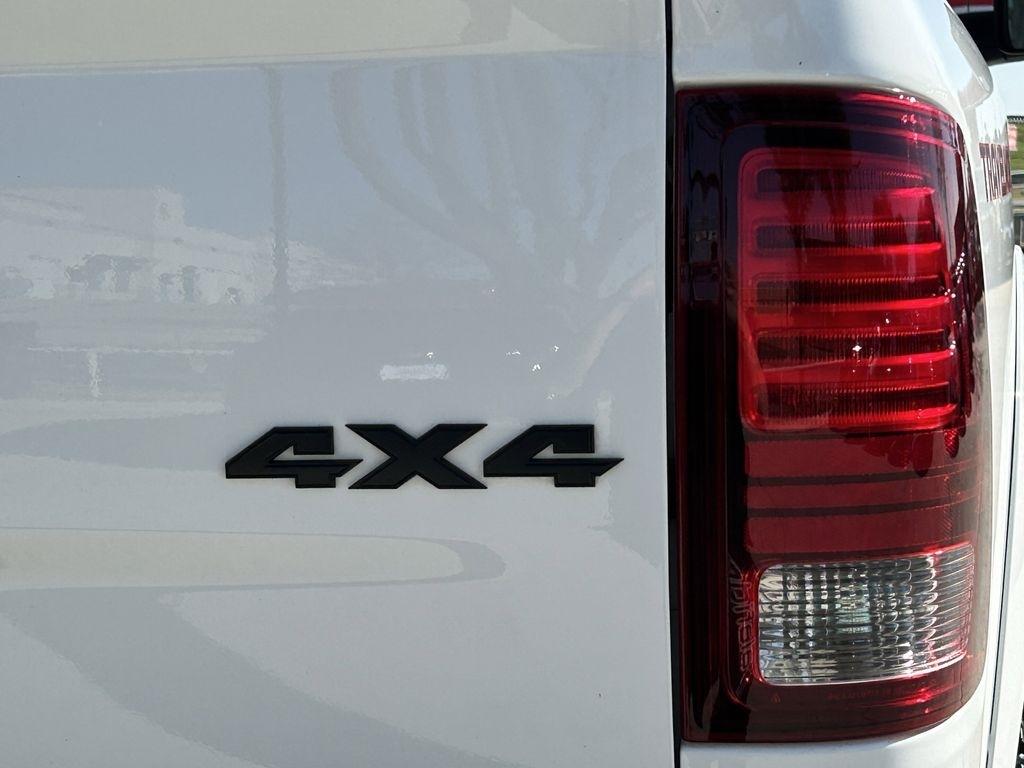 RAM 2500 Laramie Crew Cab SWB 4WD 2016