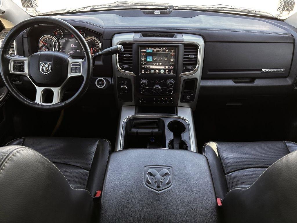 RAM 2500 Laramie Crew Cab SWB 4WD 2016