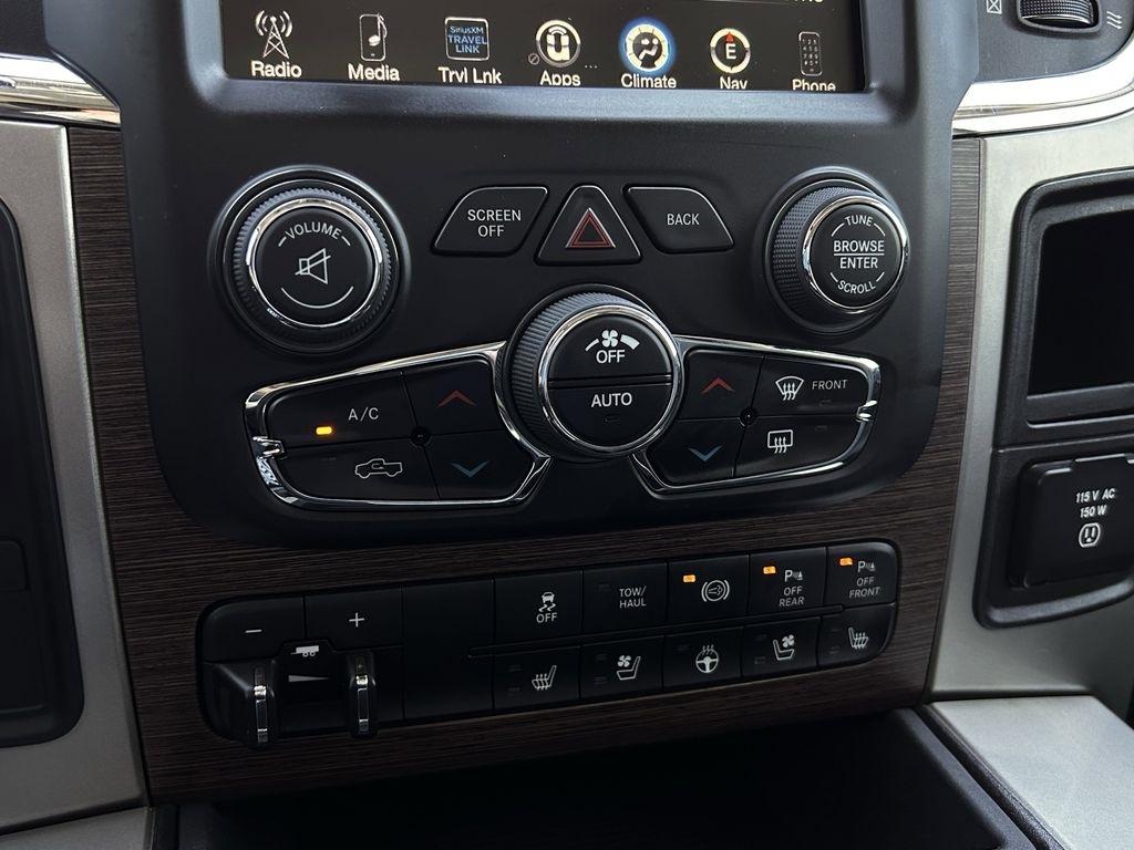 RAM 2500 Laramie Crew Cab SWB 4WD 2016