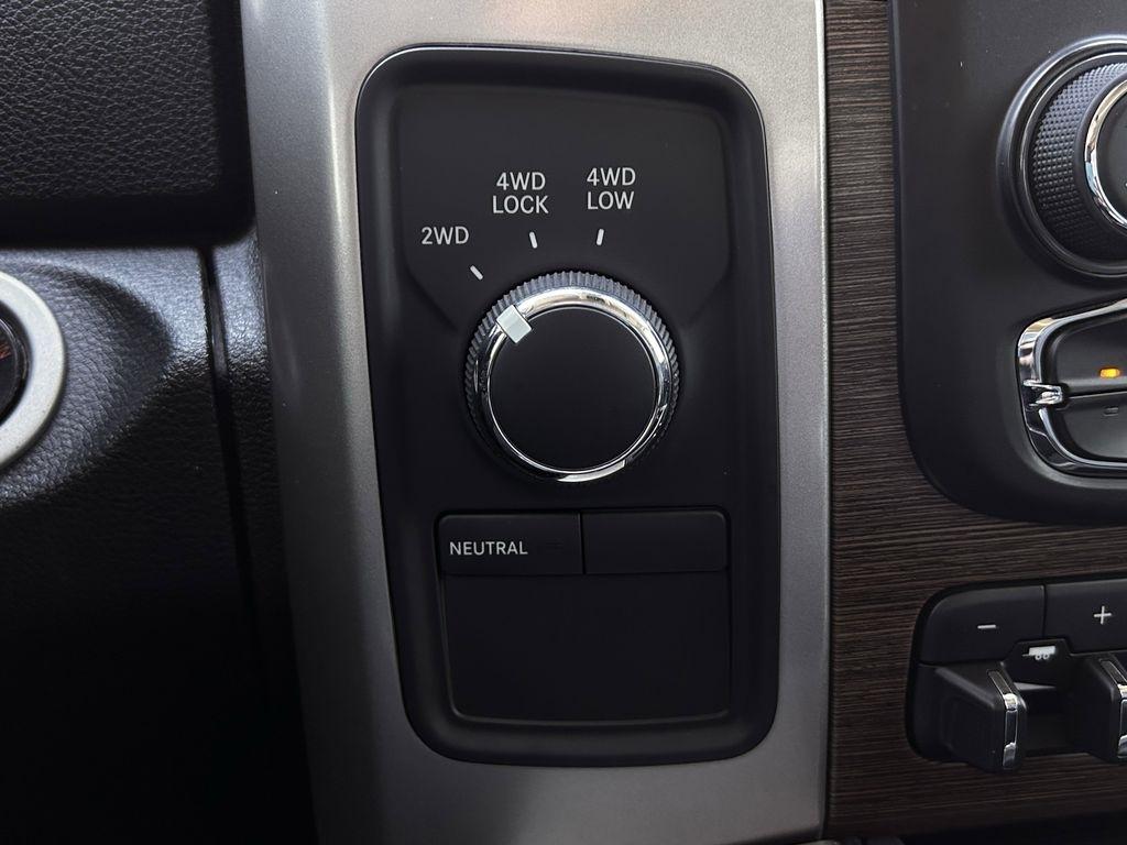 RAM 2500 Laramie Crew Cab SWB 4WD 2016