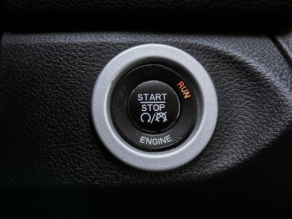 RAM 2500 Laramie Crew Cab SWB 4WD 2016