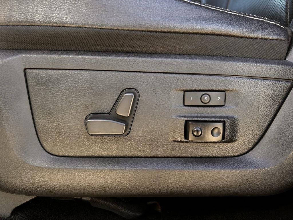 RAM 2500 Laramie Crew Cab SWB 4WD 2016