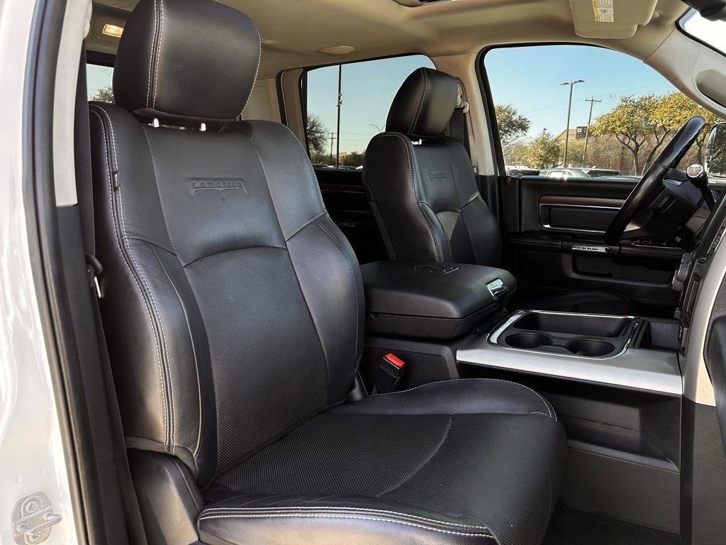 RAM 2500 Laramie Crew Cab SWB 4WD 2016