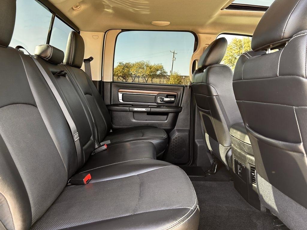 RAM 2500 Laramie Crew Cab SWB 4WD 2016