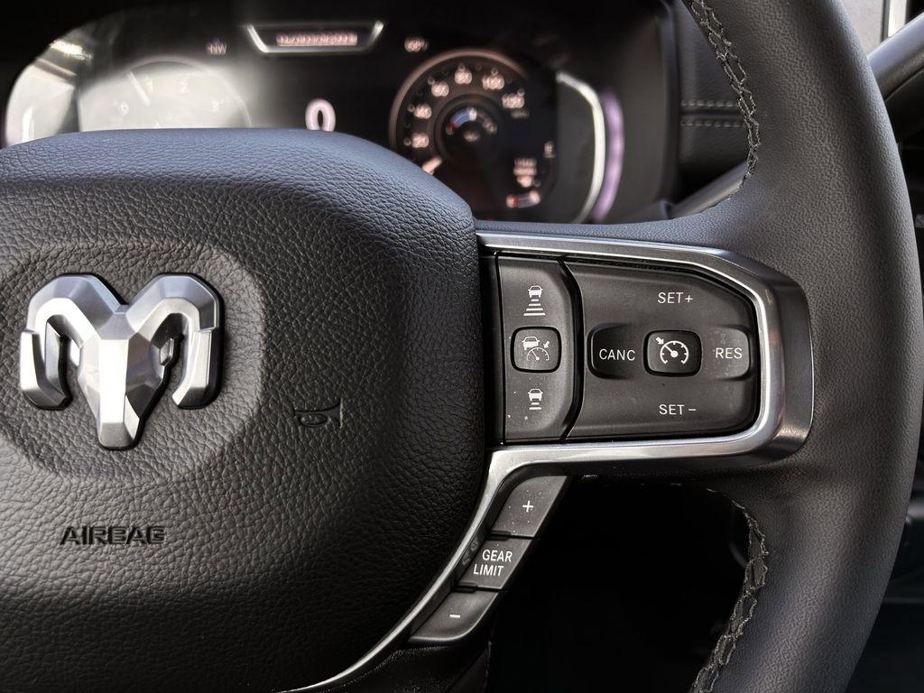 RAM 2500 Laramie Crew Cab 4WD 2026