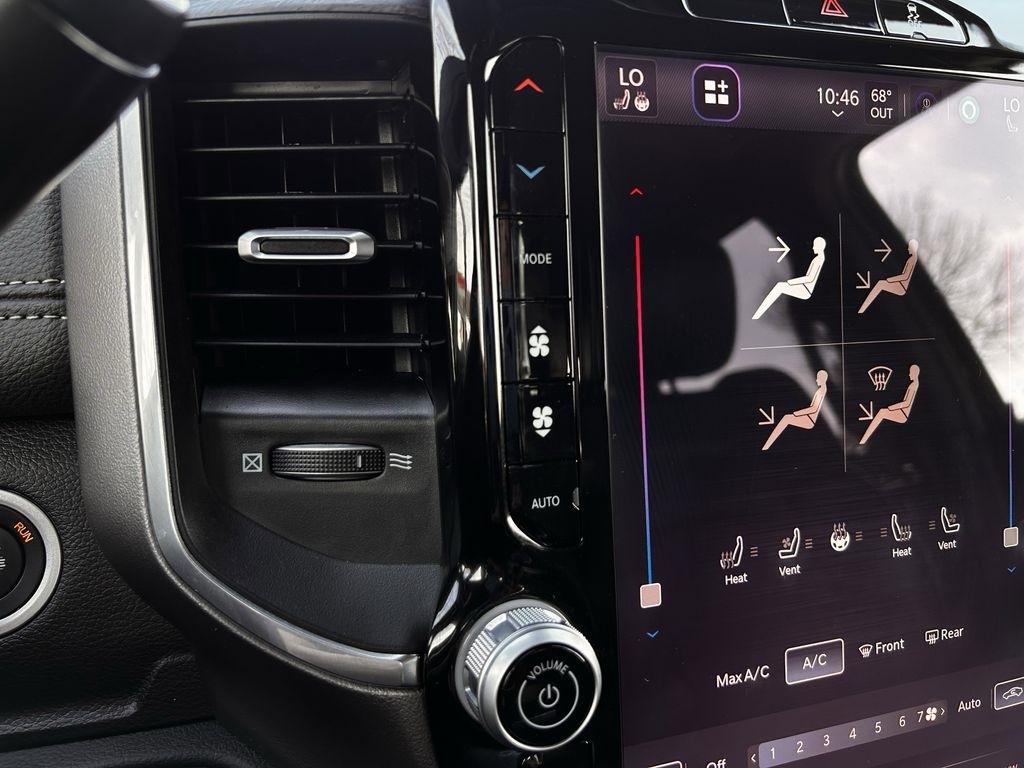 RAM 2500 Laramie Crew Cab 4WD 2026