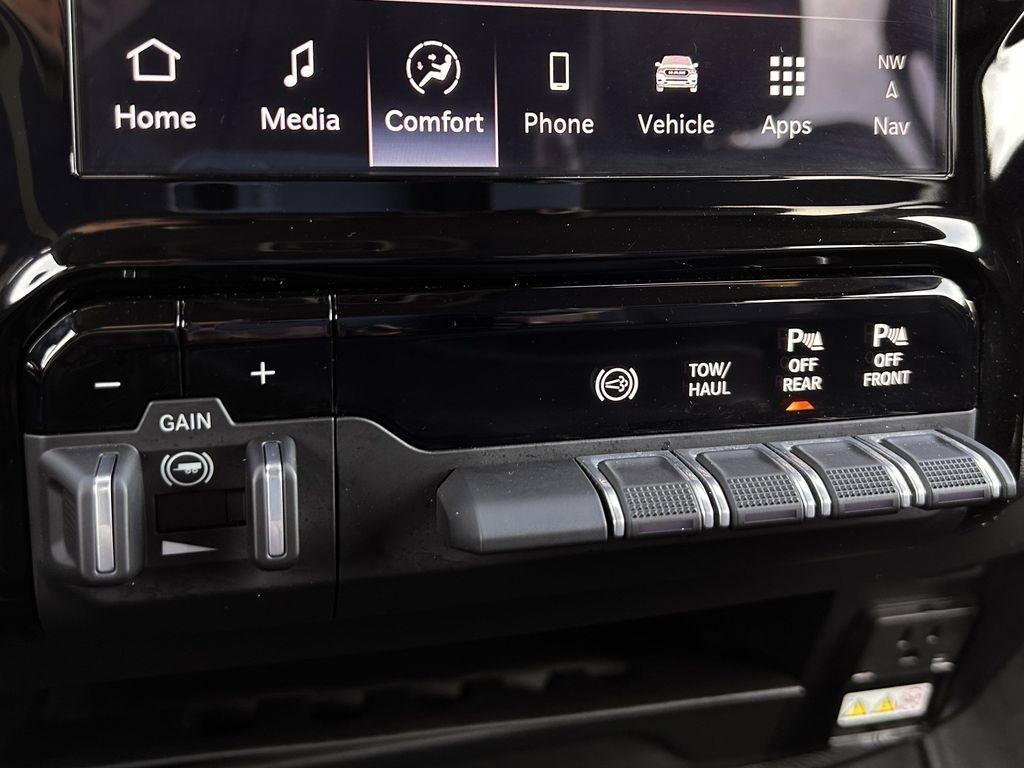 RAM 2500 Laramie Crew Cab 4WD 2026