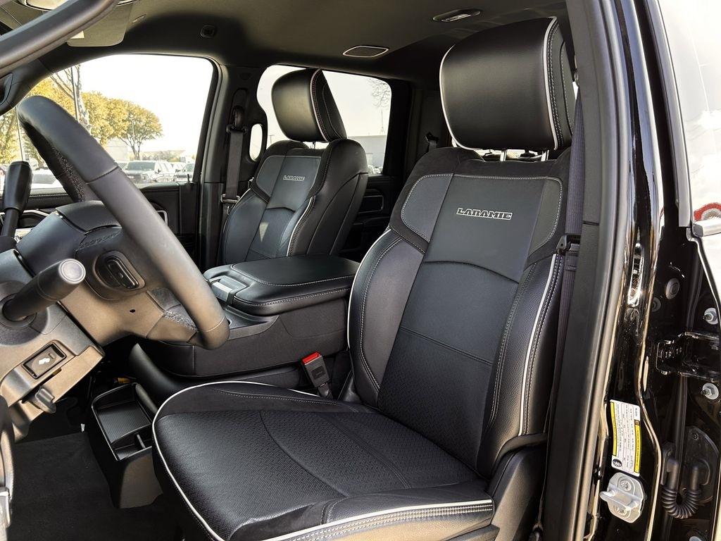 RAM 2500 Laramie Crew Cab 4WD 2026