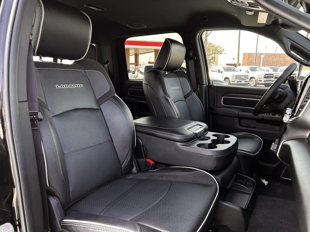 RAM 2500 Laramie Crew Cab 4WD 2026