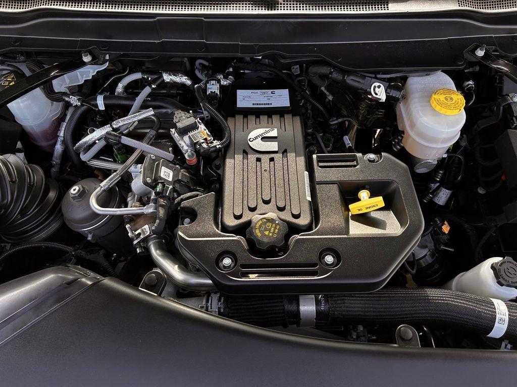 RAM 2500 Laramie Crew Cab 4WD 2026