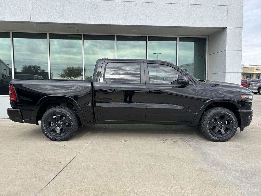 RAM 1500 Big Horn Crew Cab 4WD 2026