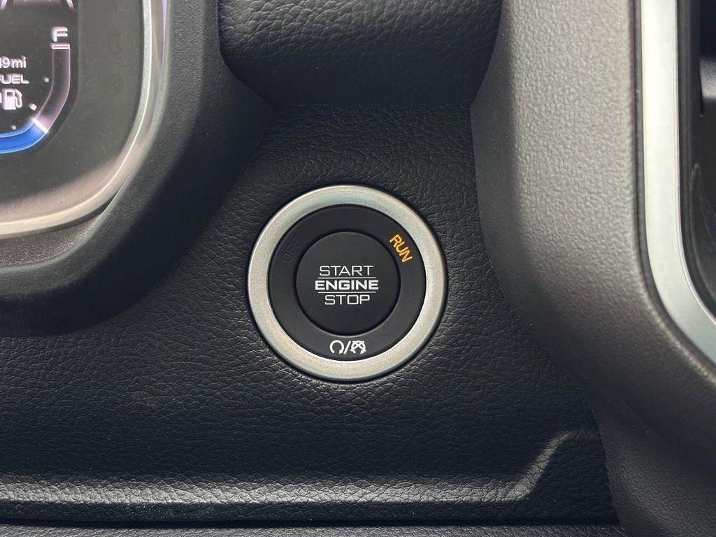 RAM 1500 Big Horn Crew Cab 4WD 2026