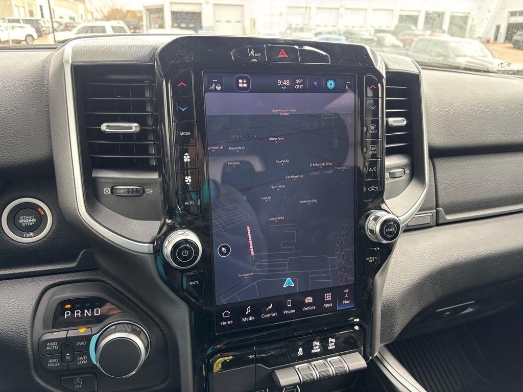 RAM 1500 Big Horn Crew Cab 4WD 2026