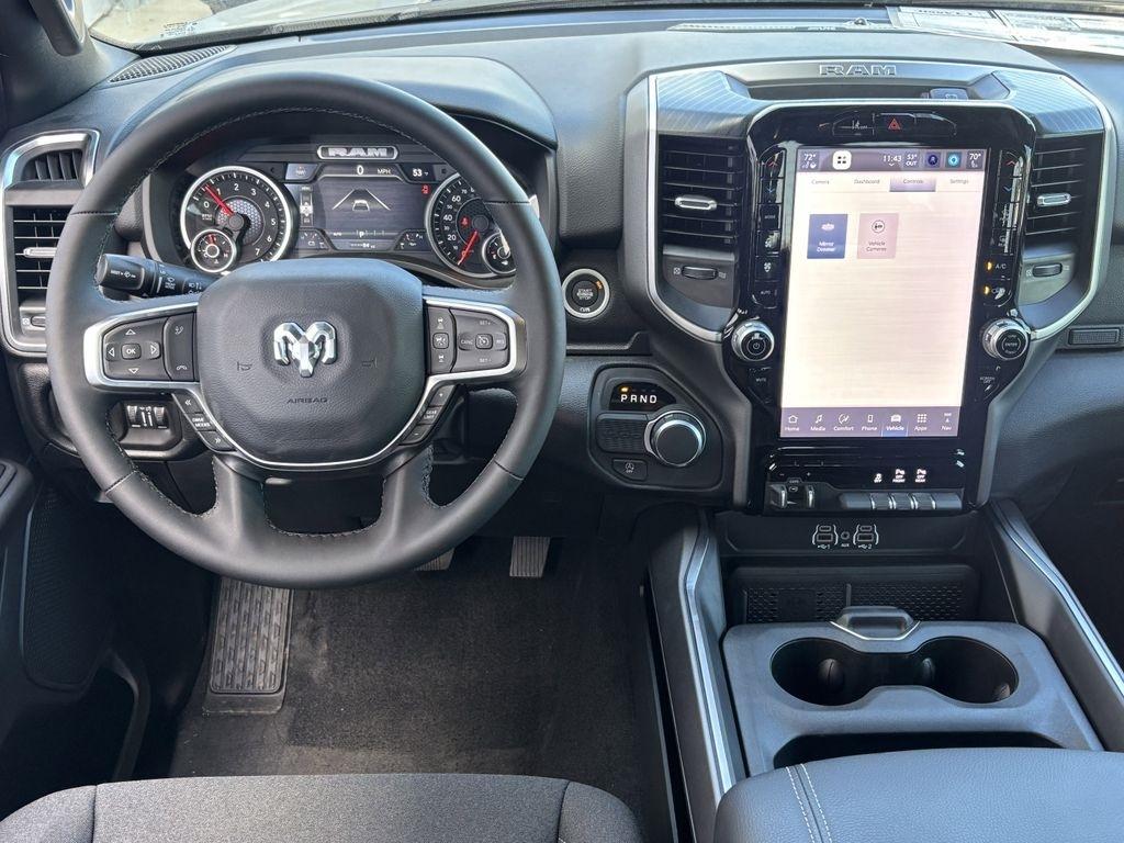 RAM 1500 Lone Star Crew Cab SB 2WD 2026