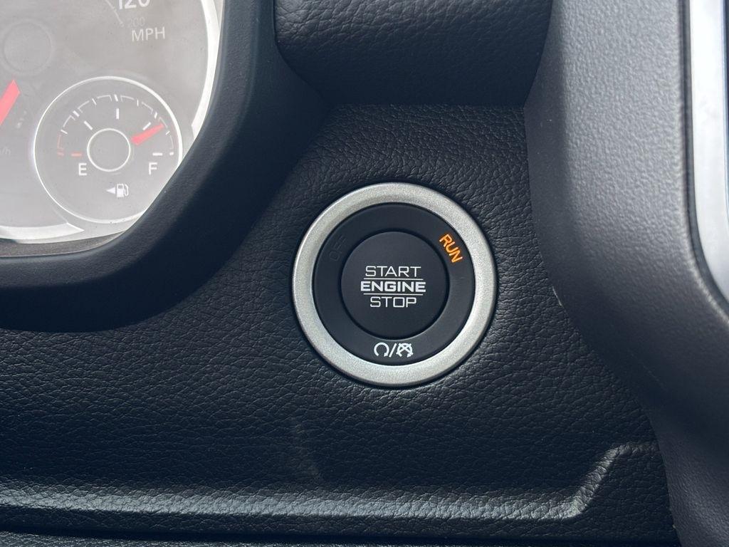 RAM 1500 Lone Star Crew Cab SB 2WD 2026