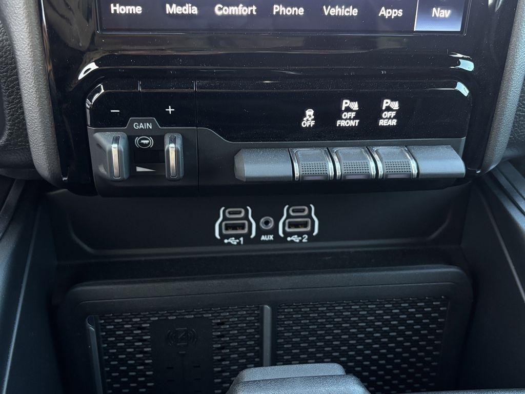 RAM 1500 Lone Star Crew Cab SB 2WD 2026