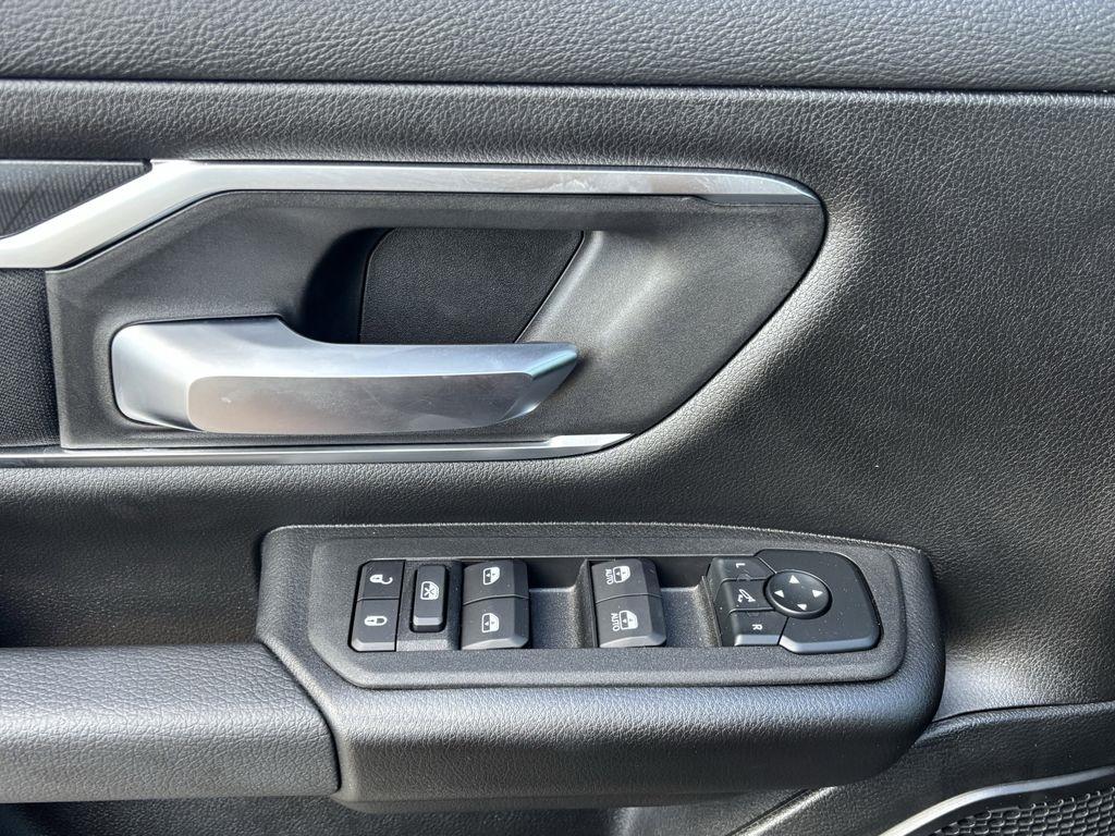 RAM 1500 Lone Star Crew Cab SB 2WD 2026