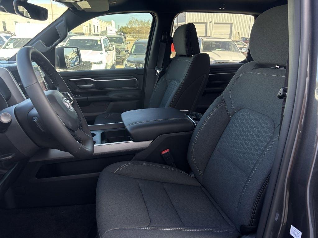 RAM 1500 Lone Star Crew Cab SB 2WD 2026