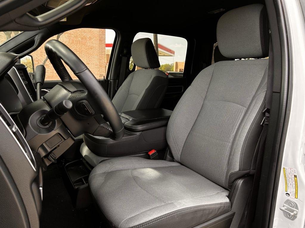 RAM 3500 Big Horn Crew Cab LWB 4WD DRW 2024