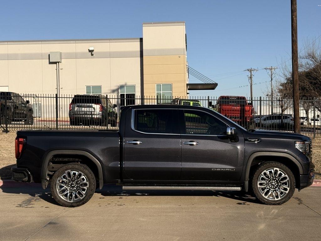 GMC Sierra 1500 Denali Ultimate Crew Cab 4WD 2023
