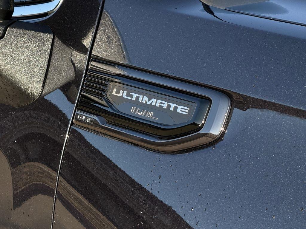 GMC Sierra 1500 Denali Ultimate Crew Cab 4WD 2023