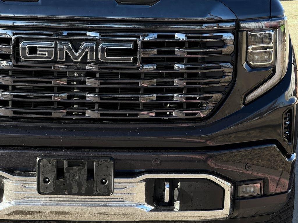 GMC Sierra 1500 Denali Ultimate Crew Cab 4WD 2023