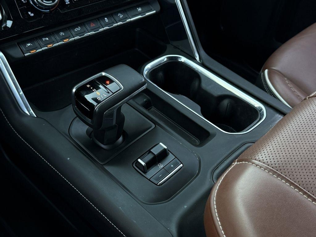 GMC Sierra 1500 Denali Ultimate Crew Cab 4WD 2023