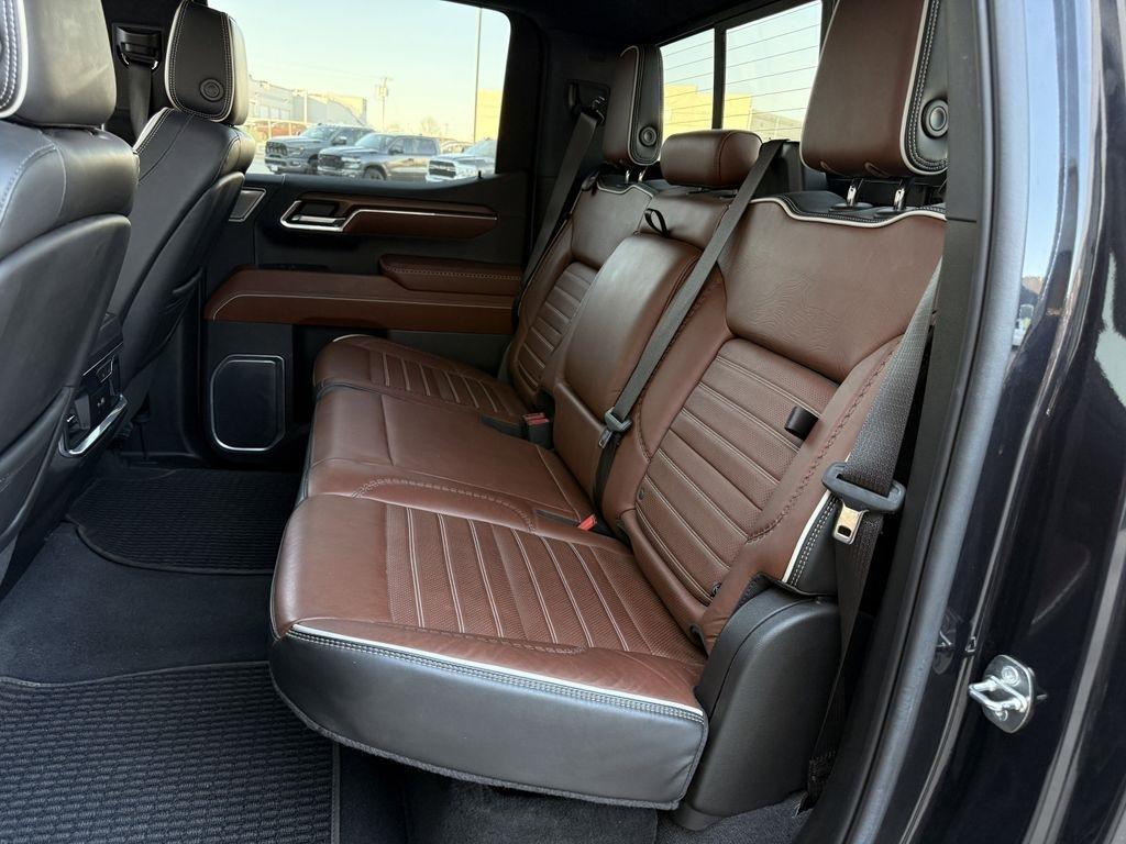 GMC Sierra 1500 Denali Ultimate Crew Cab 4WD 2023