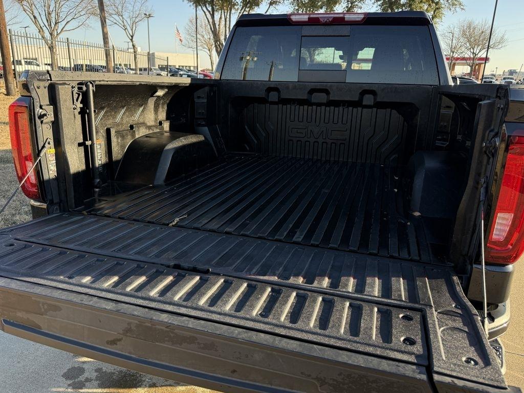 GMC Sierra 1500 Denali Ultimate Crew Cab 4WD 2023