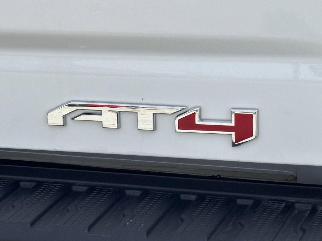 GMC Sierra 2500HD AT4 Crew Cab 4WD 2025