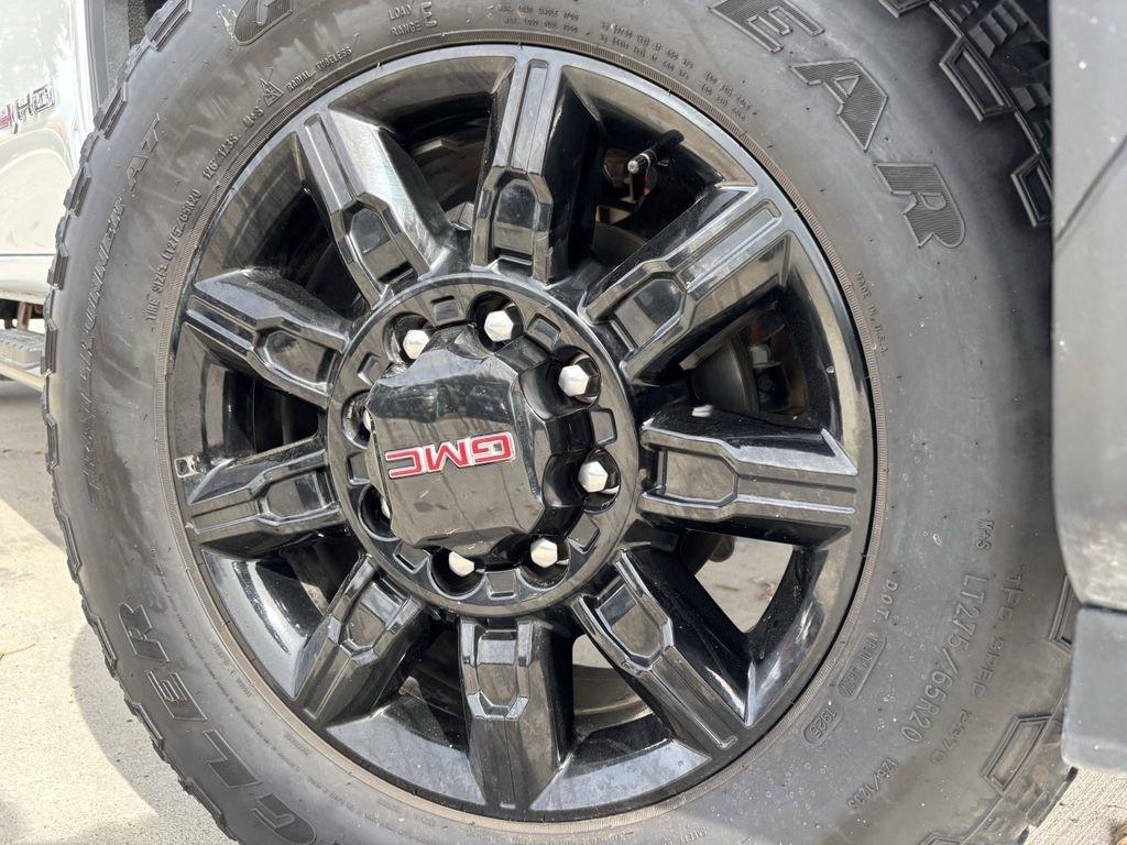 GMC Sierra 2500HD AT4 Crew Cab 4WD 2025