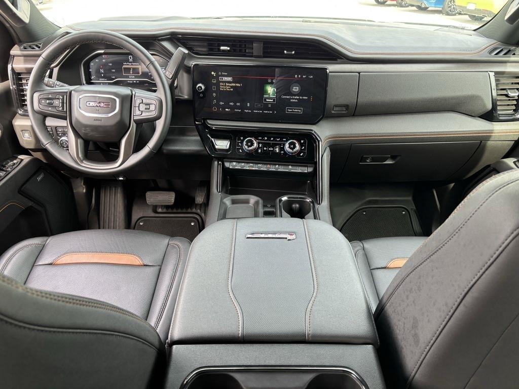 GMC Sierra 2500HD AT4 Crew Cab 4WD 2025