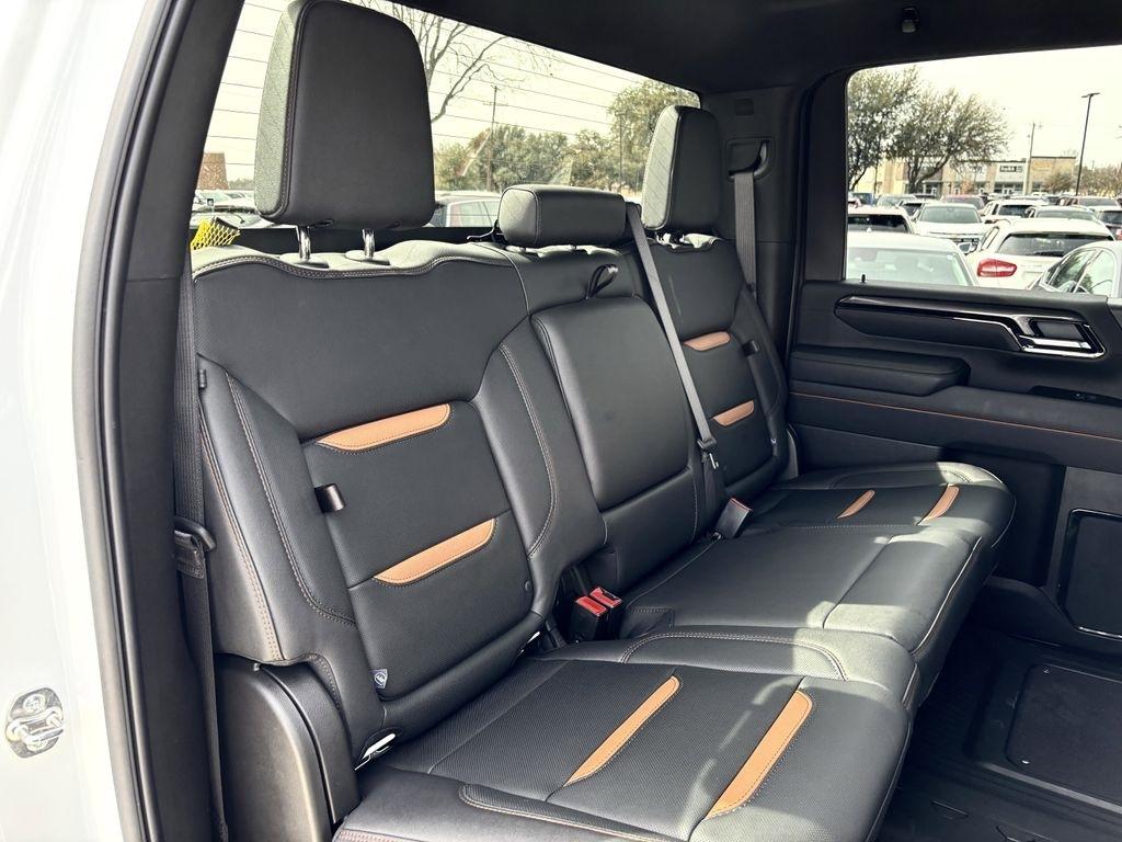 GMC Sierra 2500HD AT4 Crew Cab 4WD 2025