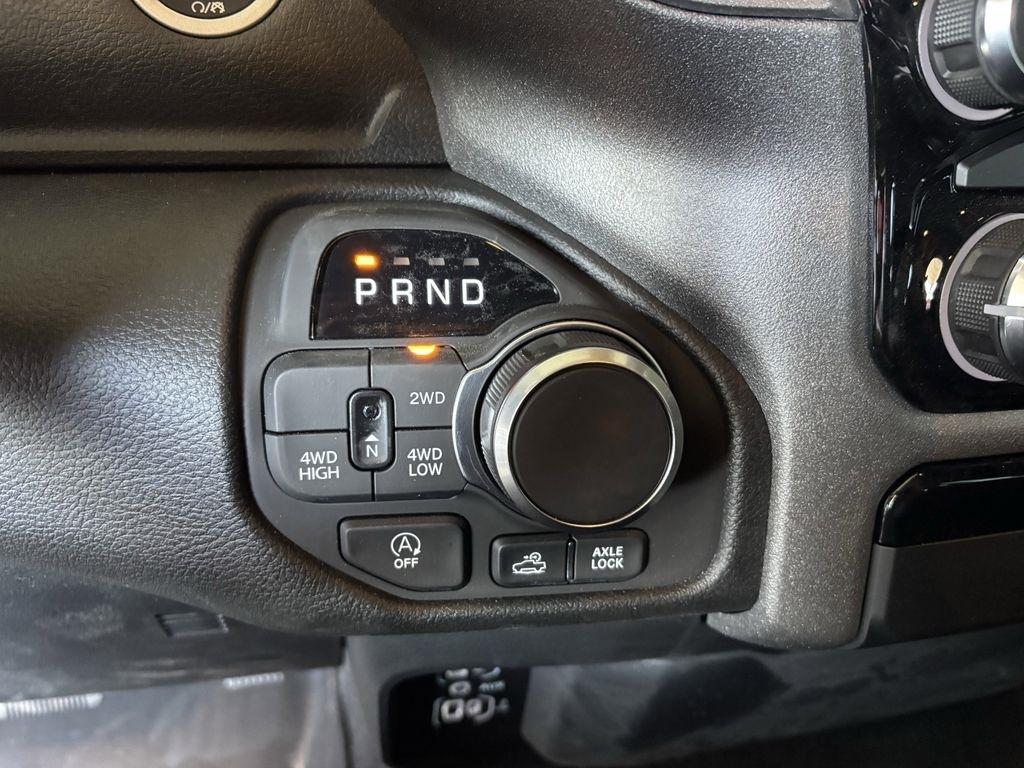 RAM 1500 Tradesman Crew Cab SWB 4WD 2026