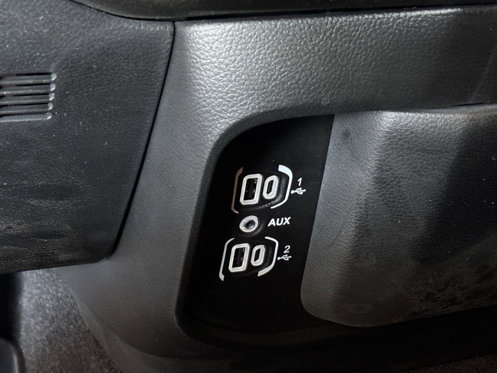 RAM 1500 Tradesman Crew Cab SWB 4WD 2026