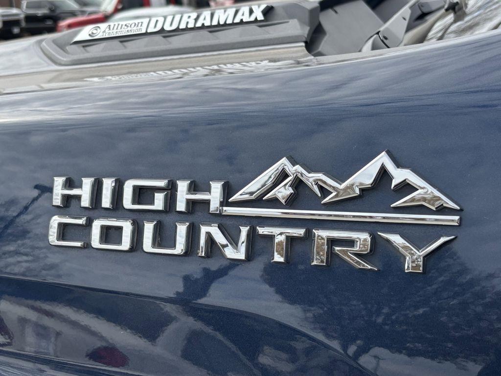 Chevrolet Silverado 2500HD High Country Crew Cab Long Box 4WD 2023