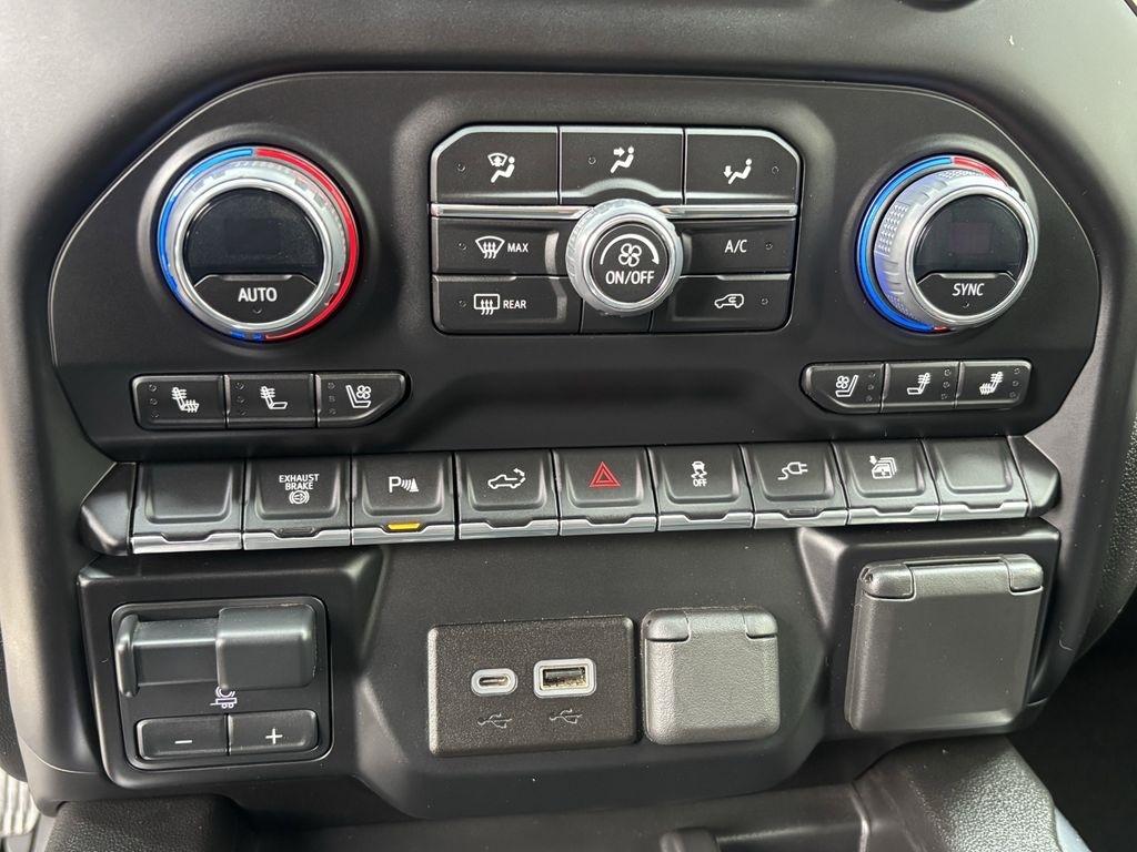 Chevrolet Silverado 2500HD High Country Crew Cab Long Box 4WD 2023