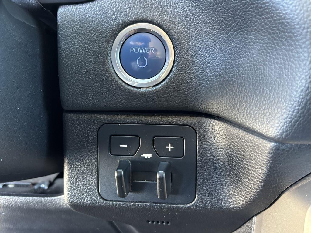 Toyota Tundra Limited CrewMax 2WD Hybrid 2023